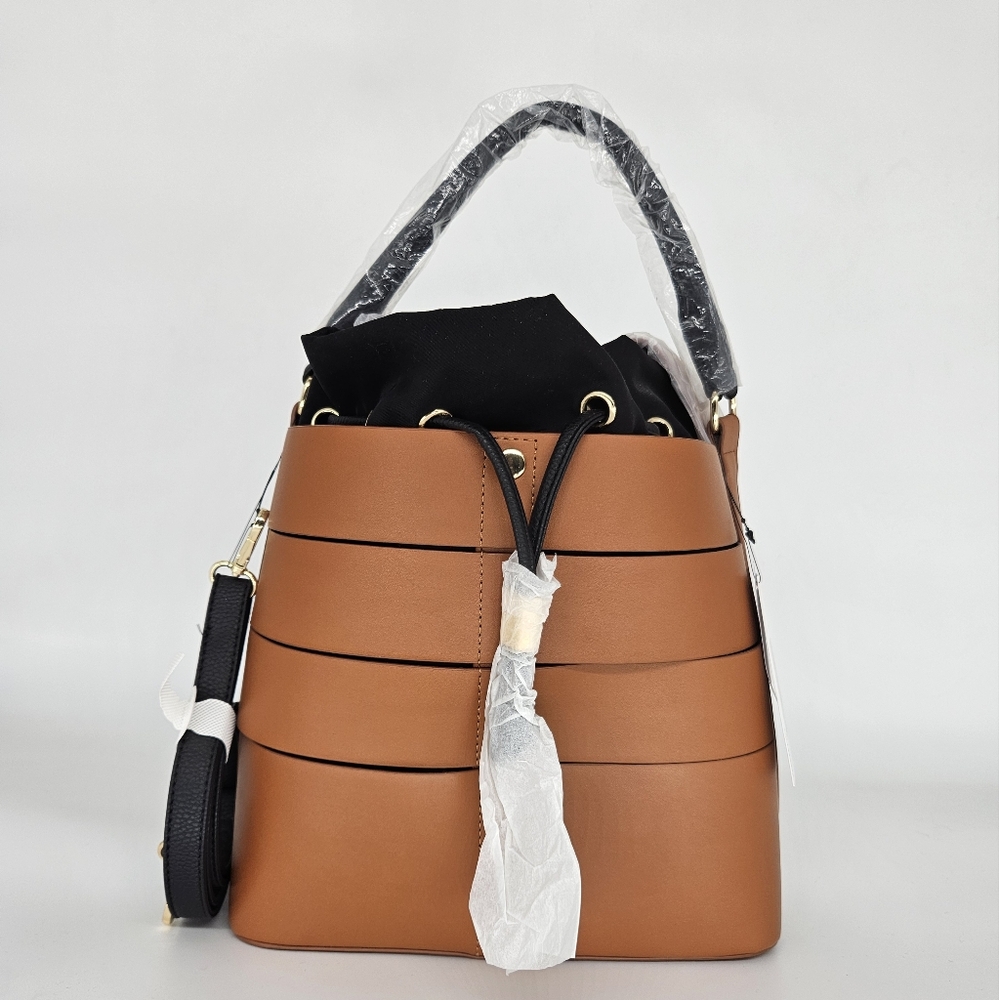 Elegant Tan Leather Women's Bag